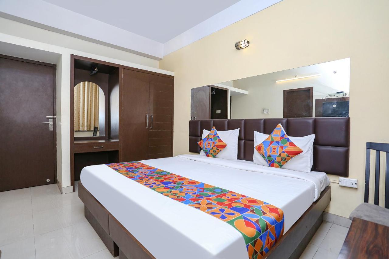 โอโย แฟล็กชิป 77628 โฮเทล กัณหา คลาสสิก Hotel กานปูร์ ภายนอก รูปภาพ